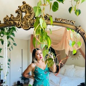 Meet your Posher, Crystal